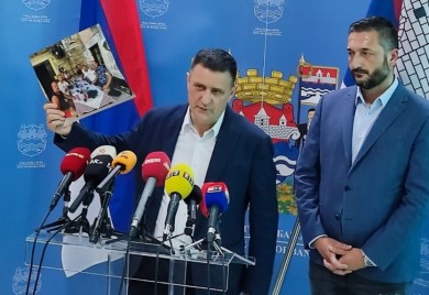 SNSD sa koalicionim partnerima razmatra opoziv Stanivukovića: "Sa svoje jahte želi da upravlja Banjalukom"