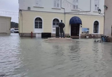 Nekoliko gradova na hrvatskoj obali pod vodom