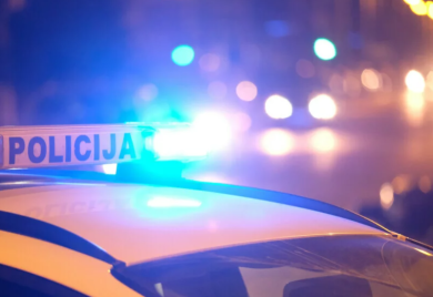 Petogodišnje dijete i muškarac povrijeđeni u sudaru dva vozila