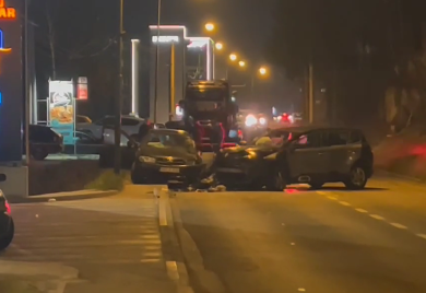 Teška saobraćajna nesreća u Sarajevu - povrijeđene 3 osobe