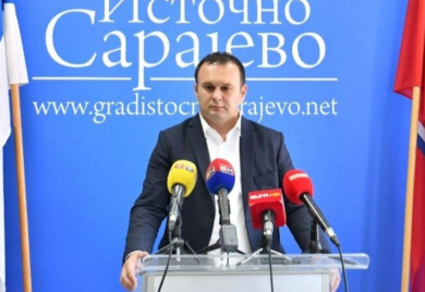 ĆOSIĆ: Uskoro tabla sa brojem Srba koji su napustili Sarajevo