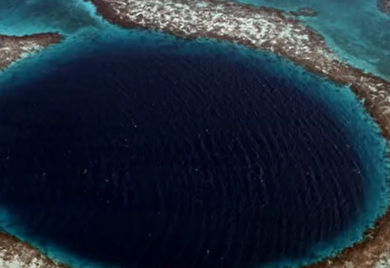 Fascinantna, ali i zastrašujuća otkrića u Velikoj plavoj rupi (VIDEO)