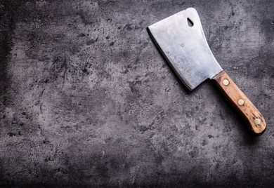 Uletio sa satarom u market i prijetio radnici