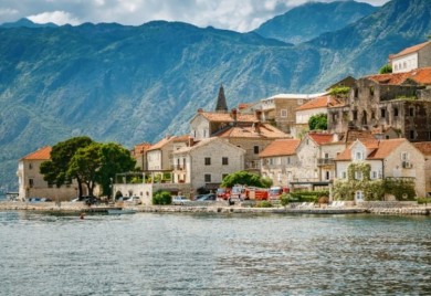 Državljanka Јužne Afrike osumnjičena da je ubila majku u Perastu kod Kotora