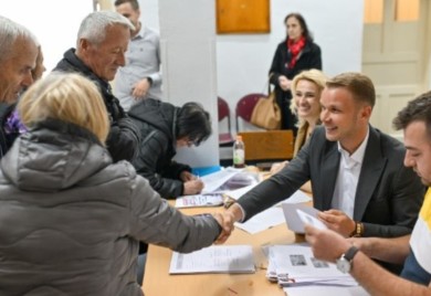 Stanivuković: Već preko 10.000 zahtjeva za besplatan javni prevoz, ove sedmice uručićemo prve kartice