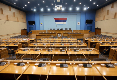Poslanici NS RS se spremaju za odmor, koliko su ga zaslužili?