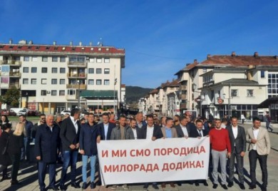 Skup podrške i potpisivanje peticije podrške Dodiku u Palama: “I mi smo porodica Milorada Dodika”