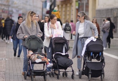 Pad nezaposlenosti ili nataliteta? Broj korisnika materinskog dodatka manji za 700