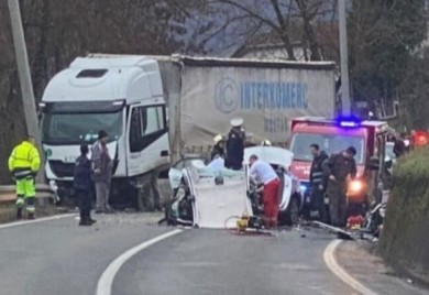 Stradali roditelji i djeca: Sutra obdukcija četiri osobe koje su poginule u stravičnoj nesreći