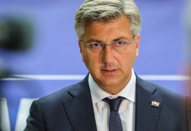 Okončana jedanestočasovna rasprava: Poslanici polemisali o opozivu Plenkovića