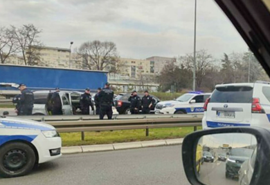 Uhapšeni napadači na autobus na auto-putu u Beogradu