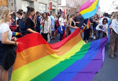 "Ako vas napadnu, bježite!" Večeras Parada u Sarajevu, evo šta učesnicima preporučuju iz Zavoda za zaštitu zdravlja