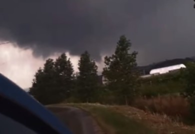 Snimljen tornado u Srbiji VIDEO