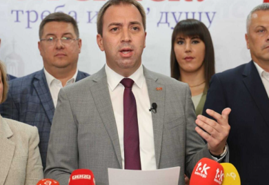 Selak: 35 miliona KM za sijalice je skandal, u pitanju je plansko pogodovanje i izdaja domaće privrede