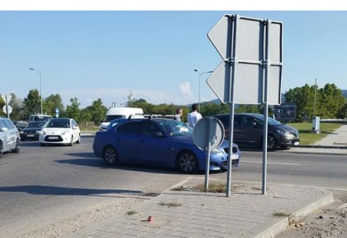 Udes u Banjaluci: Sudar tri vozila kod „Delte“
