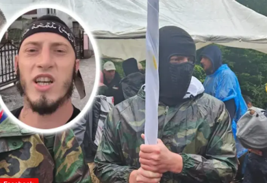 Islamista uznemiravao Srbe u Bihaću zbog pjesme "Veseli se srpski rode"