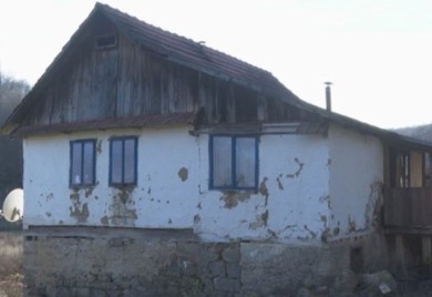 Višečlana porodica Stanković živi u teškim uslovima, potreban im novi dom