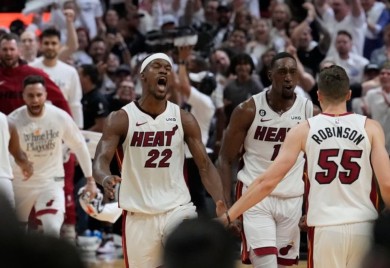 Batler razbio Janisa i Milvoki, ubacio im 56 poena i doveo na ivicu ambisa VIDEO