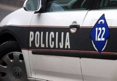 Pretresi na više loakcija, pronađena droga, bomba i drugi predmeti