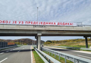 Podrške na auto-putu “9. januar”: “Doboj je uz predsjednika Dodika“