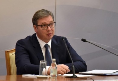 Vučić završio sastanak s vojnim vrhom, general Mojsilović se hitno uputio u Rašku