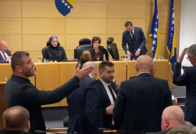 Poslanici se svađali: Sijevale varnice u Parlamentu FBiH (VIDEO)