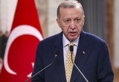 Snimak Erdogana kako se češlja postao hit na društvenim mrežama (VIDEO)