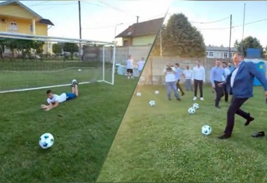 Dirljiv prizor koji je osvojio mlade: Dodik se izuo i zaigrao fudbal sa djecom (VIDEO)