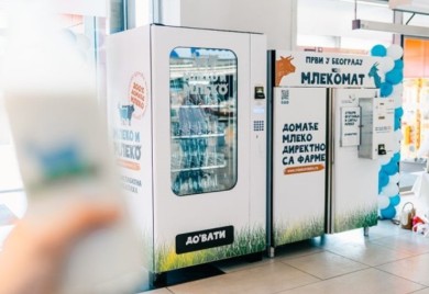Kravlje i kozje za 200 dinara: Evo kako izgleda mlijeko iz “mlekomata” (VIDEO)