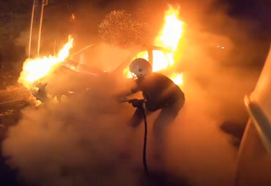 Buknuo požar u Zagrebu, gorjelo osam auta