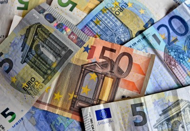 Rast evra prvi put od početka godine
