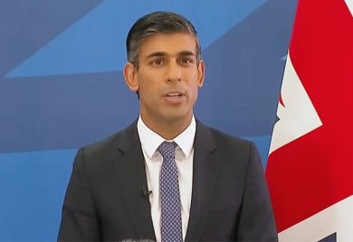Britanci ismijali prvi premijerov govor: Sunak, trepni dva puta ako su te oteli