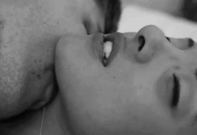 Saznajte koja rečenica pali muškarce više i od oralnog zadovoljstva