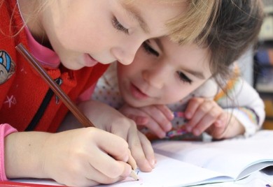 Đaka sve manje, profesora sve više: Srpska teži ka reformi obrazovnog sistema