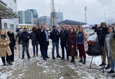 Podrška za Moraču: Novinari pred banjalučkim Okružnim javnim tužilaštvom