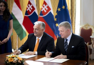 Orban danas sa Ficom o blokadi "Družbe"