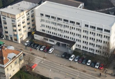 Sve zbog novca: Nakon svađe i tuče puncu zabio sjekiru u glavu
