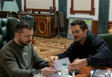 Prenio i maminu poruku: Poznati glumac Orlando Blum na druženju sa Zelenskim (VIDEO, FOTO)