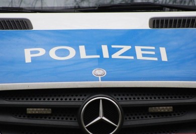 Bh. beskućnik sa maloljetnicima obijao automobile po Kelnu