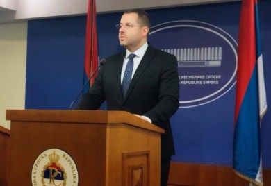 Kovačević pozvao poslanike na jedinstvo: Danas odlučujemo da li će Srpske biti