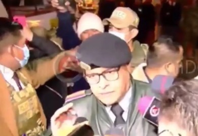 Propao državni udar u Boliviji: General uhapšen pred kamerama