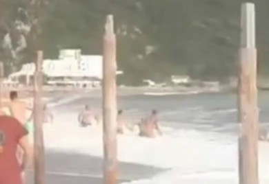Uprkos crvenoj zastavici ušao u vodu: Tragedija u Crnoj Gori jedva izbjegnuta (VIDEO)