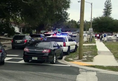 Horor! Tinejdžer ubio sestru zbog poklona, stariji brat zatim pucao na njega