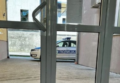 Muškarac naoružan nožem upao u ambulantu, pacijenti pobjegli