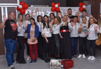 BIJELJINA: Održan humanitarni koncert, za liječenje Anđele Tanacković prikupljeno 6.600 KM