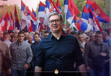 „Oni ne odustaju od obojene revolucije, a mi ne odustajemo od… fotošopa“: Šta nije u redu s ovom fotografijom Vučića