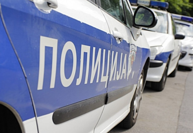 SRBIJA: Kombi sletio sa autoputa, poginula jedna osoba