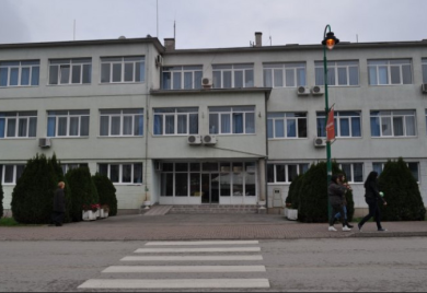 Starija gospođa se bacila sa balkona, preminula u bolnici