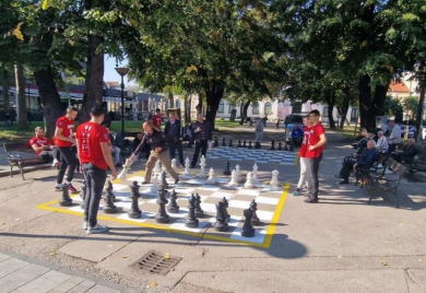 Rukometaši Borca ofarbali šahovsko polje u centru Banjaluke