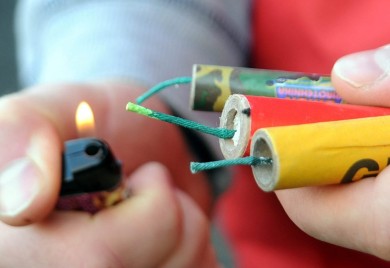 Oprezno sa pirotehnikom: Petarde mogu zagorčati život djeci, a i životinjama